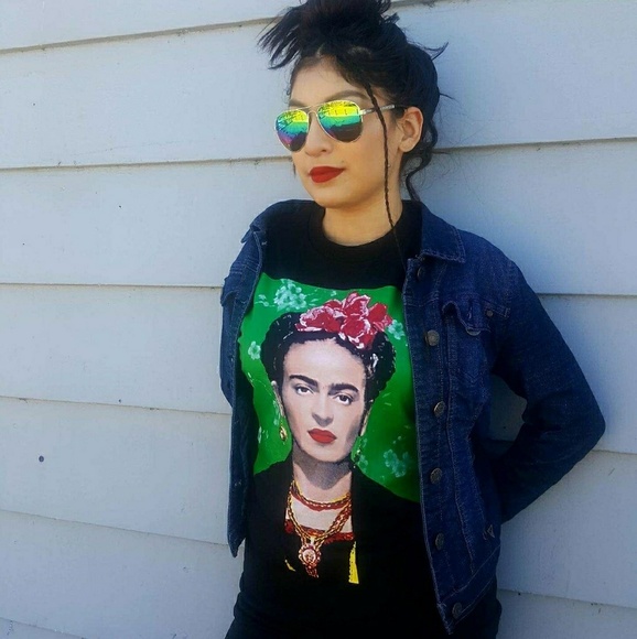Tops - Frida tee shirt new!